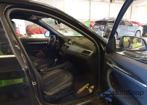 2016 BMW X1 xDrive28I z USA, uszkodzony, nr VIN WBXHT3C30G5E47299